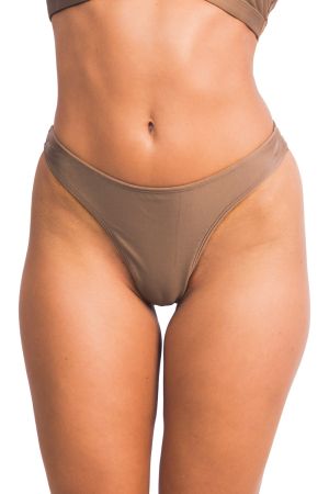 Colaless clásica Mocha Mousse