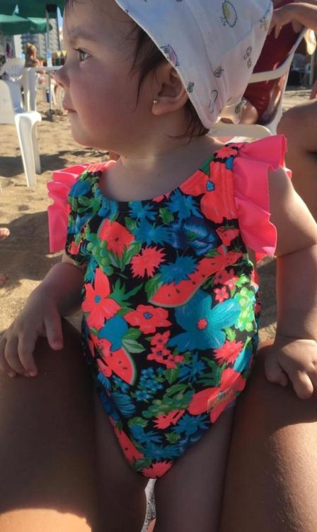 Entera Kids Loving Pool Party