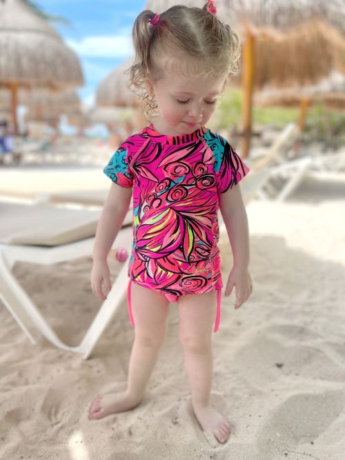 Remera UV Niña Malibú Celebrity